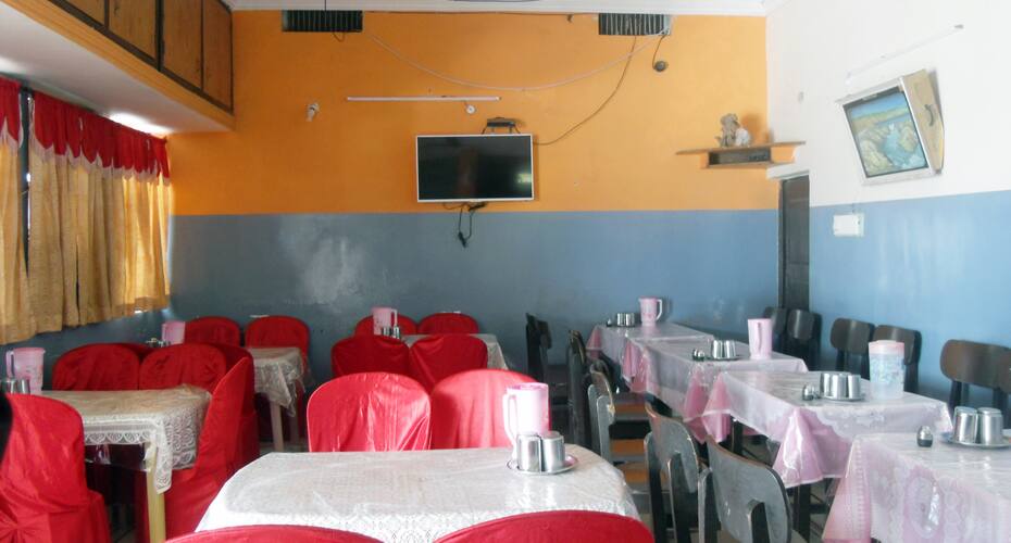 Hotel Adarsh, Jabalpur 4